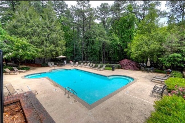 pool - 6800 Glenridge Dr