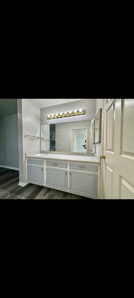Building Photo - 1447 W 228th St