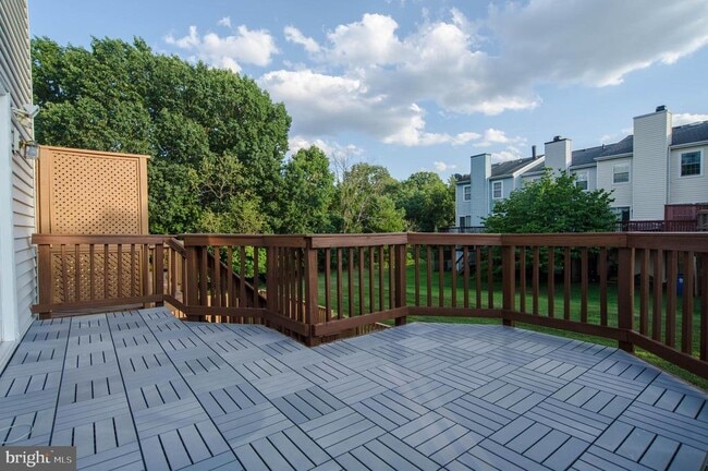 Building Photo - 3335 Oakshade Ct