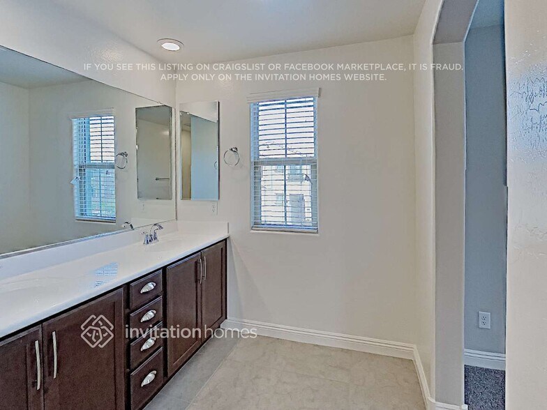 Building Photo - 1646 N 208th Ave