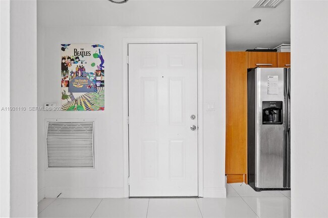 Building Photo - 6362 Collins Ave