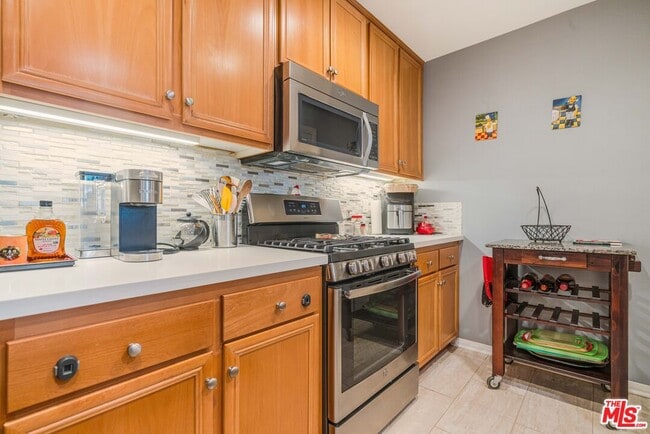 Building Photo - 12963 W Runway Rd