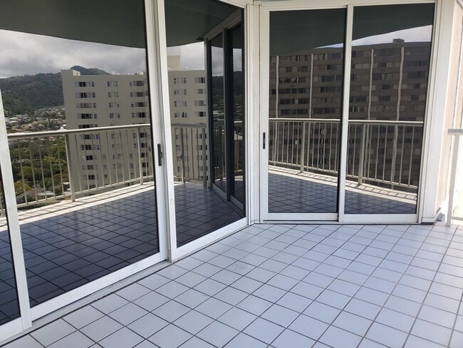 Building Photo - 1BR Condo w/ Views + Pool, Spa, & Sauna