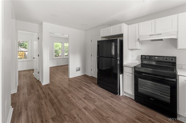 Building Photo - 8521 Sheridan Dr
