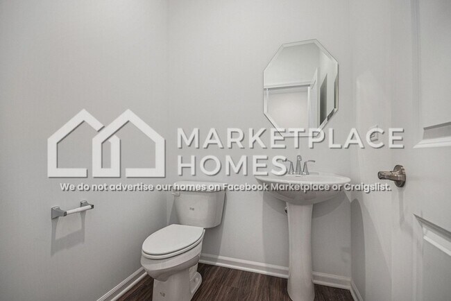 Building Photo - 273 Red Oak Cir