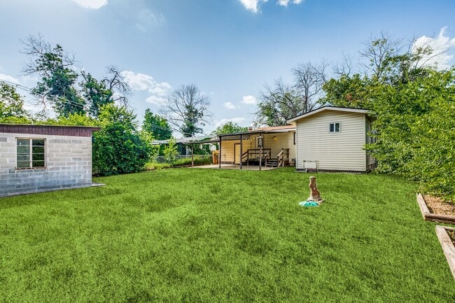 Building Photo - 322 Byrnes Dr