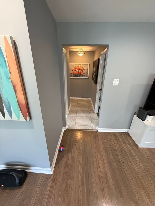 Building Photo - Large House in Cherry Hill East for Rent