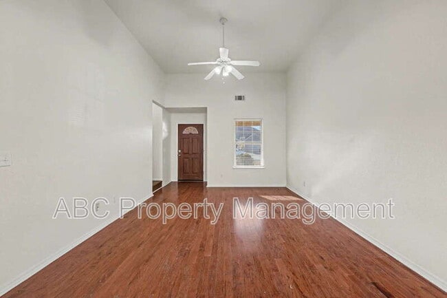 Building Photo - 3006 SW Deerfield Blvd