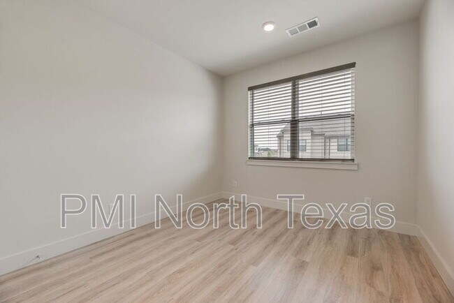 Building Photo - 770 Cavitt Ct