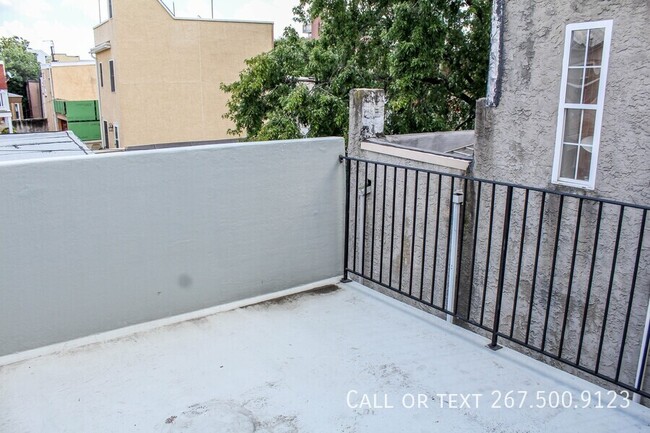 Building Photo - 907 S 13th St