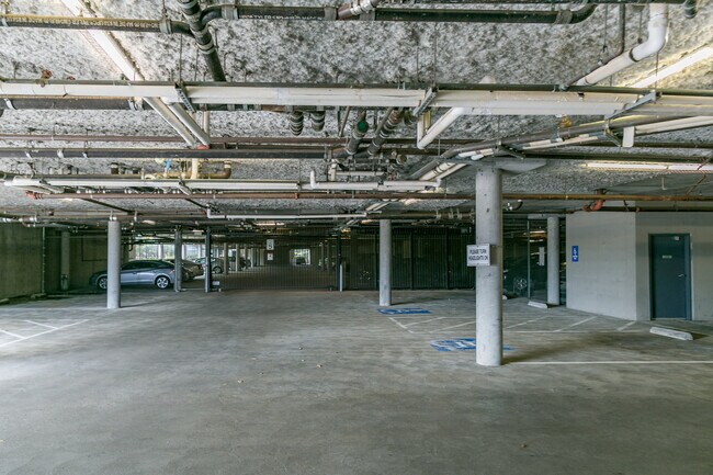 Building Photo - 880 Meridian Bay Ln