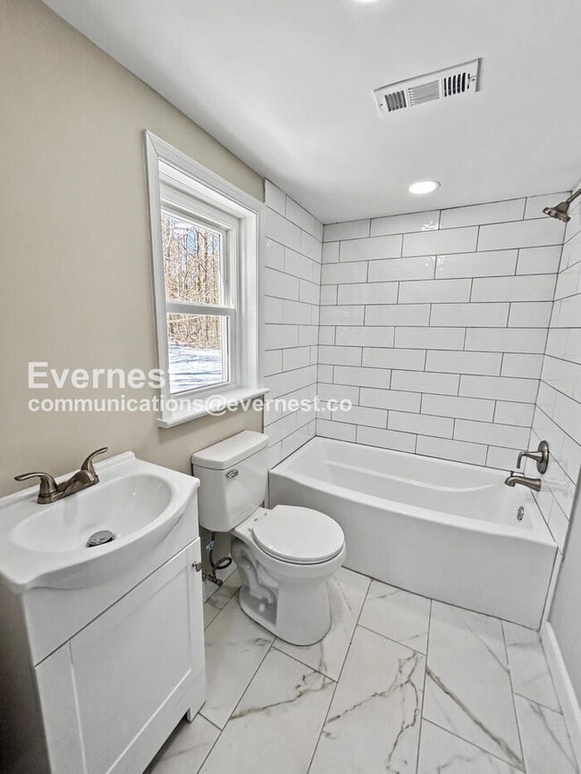 Building Photo - 1006 Turner Rd