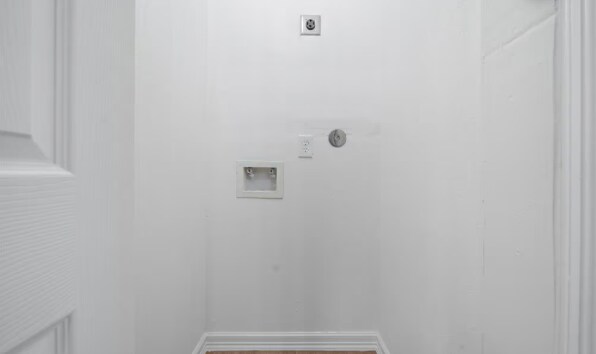 Washer and Dryer connections - 3523 McIlhenny St