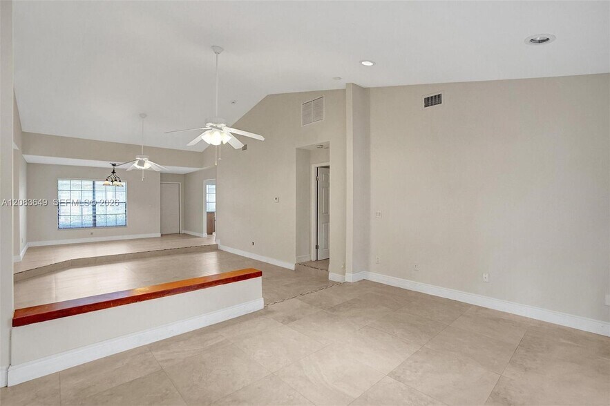 Building Photo - 7532 Nova Dr
