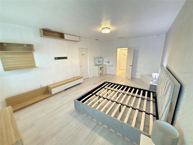 Building Photo - 2731 House Finch Rd