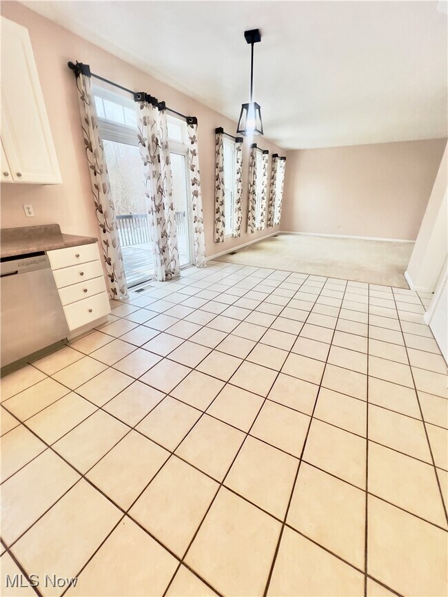 Building Photo - 654 Brookwood Ct