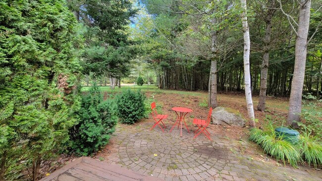 Building Photo - 140 Paquette Cir