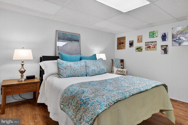 Building Photo - 462 Worthington Rd