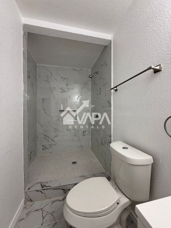 Building Photo - 216 Kimberly Dr