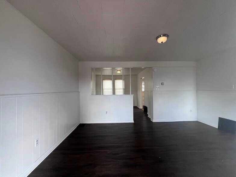 LR from the front door - 130 New Jersey Ave