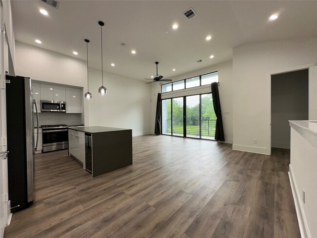 Building Photo - 6642 Del Rio St