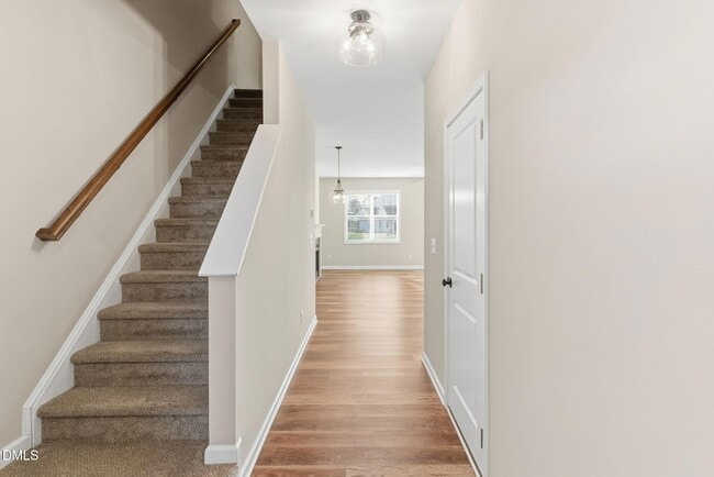 Building Photo - 759 Putney Hl Rd