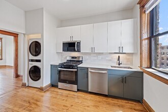 Building Photo - Garden unit: Renovated 1 bed in Logan Square - Now Leasing!