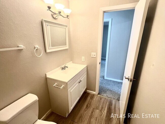 Building Photo - 405 St Vrain Pl