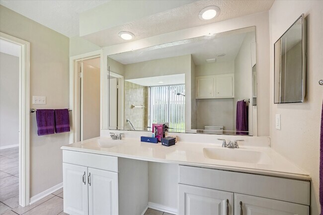 Building Photo - 8018 Cobblefield Ln