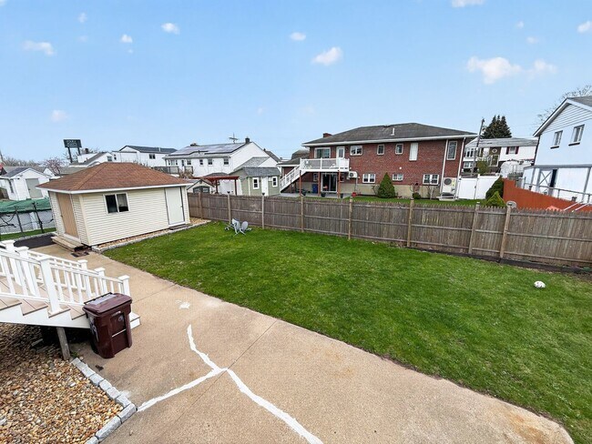 Building Photo - Beautiful Condo In Revere MA!