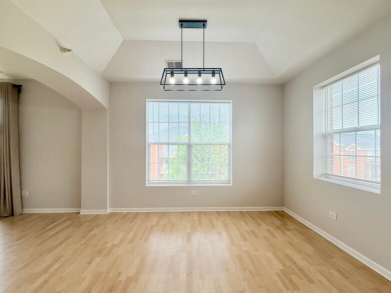 Building Photo - 16631 Liberty Cir