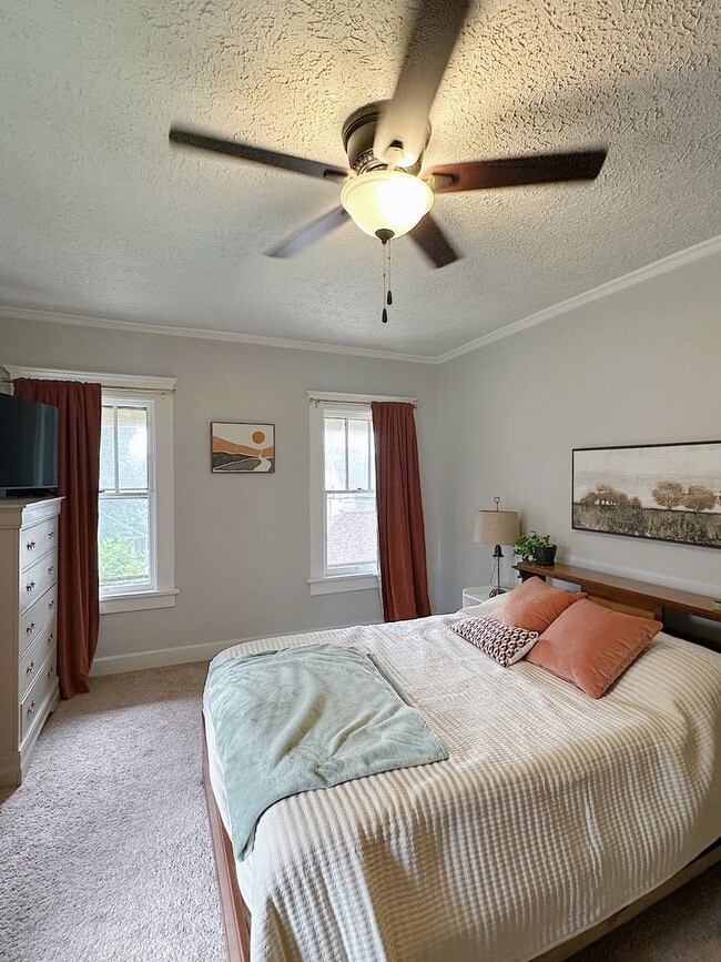 Building Photo - Charming Furnished 3BR/2BA Duplex in Histo...