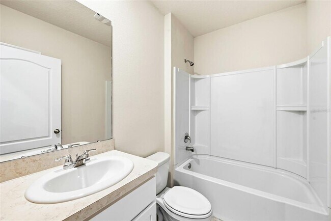 Building Photo - 2725 Dumont Ln