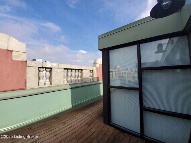 Building Photo - 604 S 3rd St