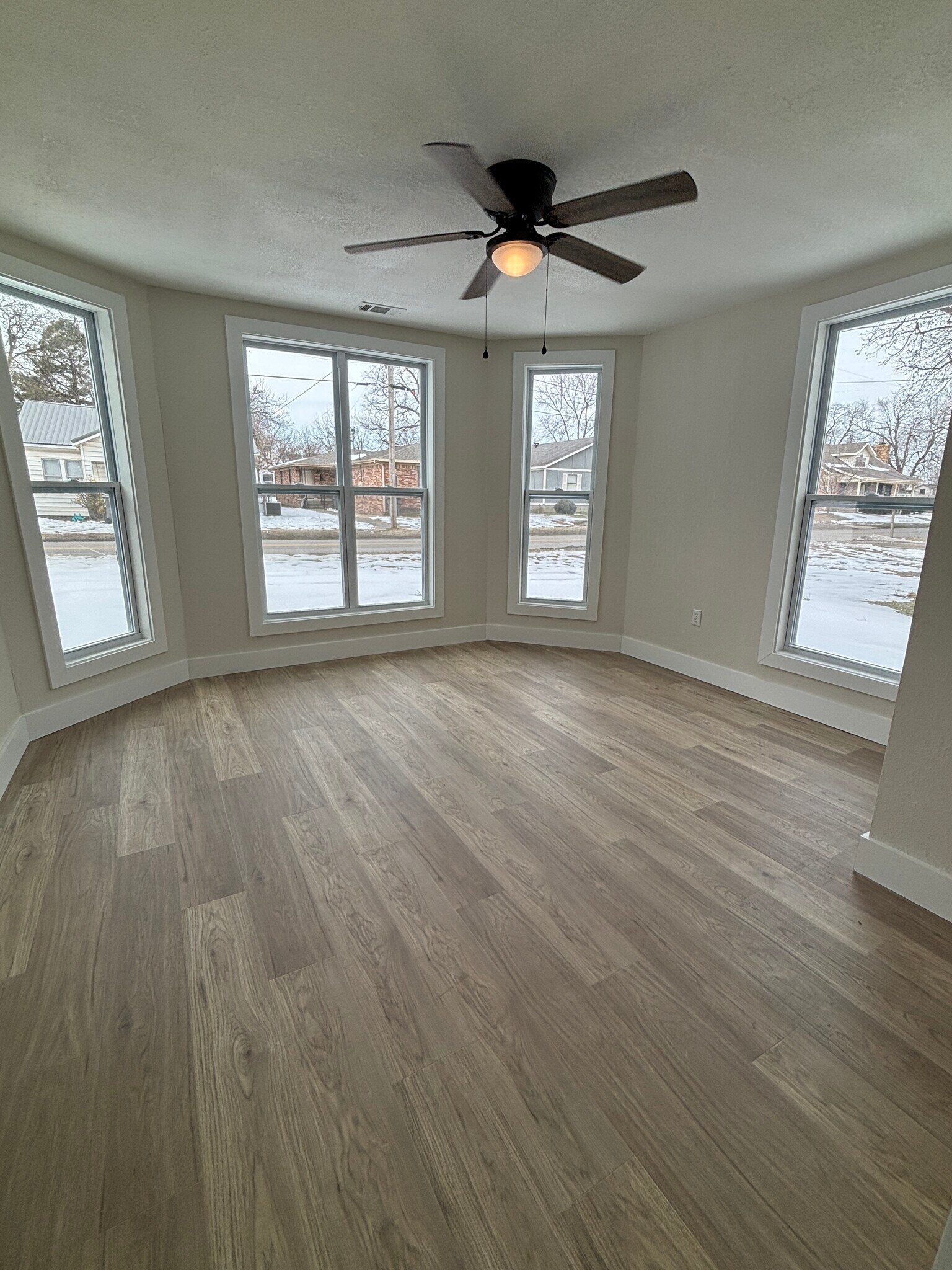 Building Photo - 613 N 2nd St