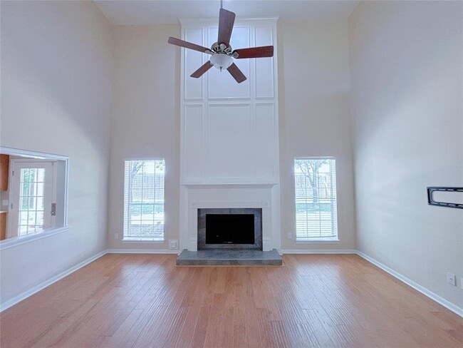 Building Photo - 14718 Atterbury Dr