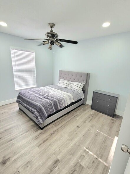 Building Photo - 1328 Waterway Cove Dr