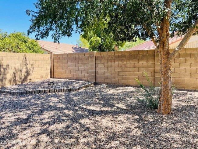 Building Photo - 12817 W Alvarado Rd