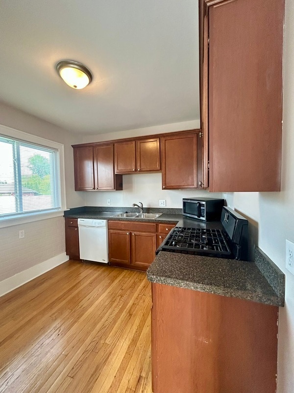 Building Photo - 162 Labadie St