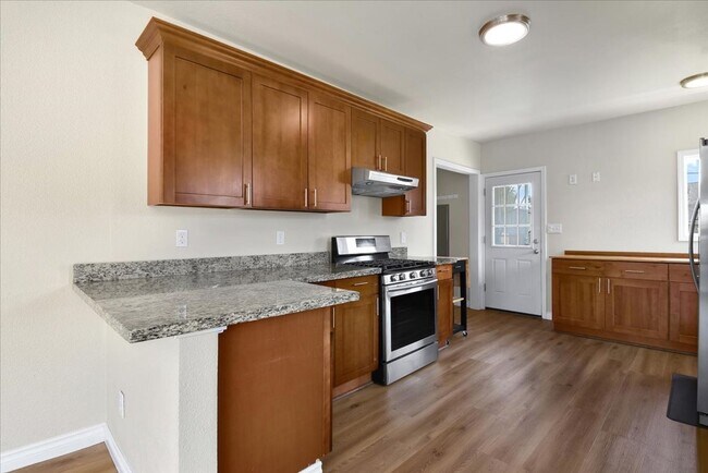 Building Photo - 1511 McDougall Ave