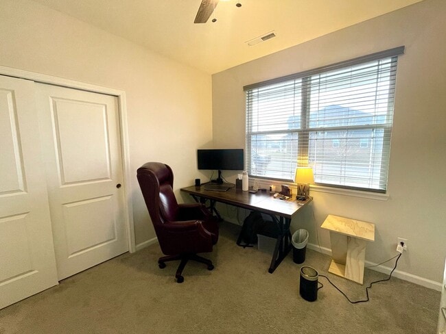 Building Photo - 3 Bed 2 Bath Available Now In Mccordsville!