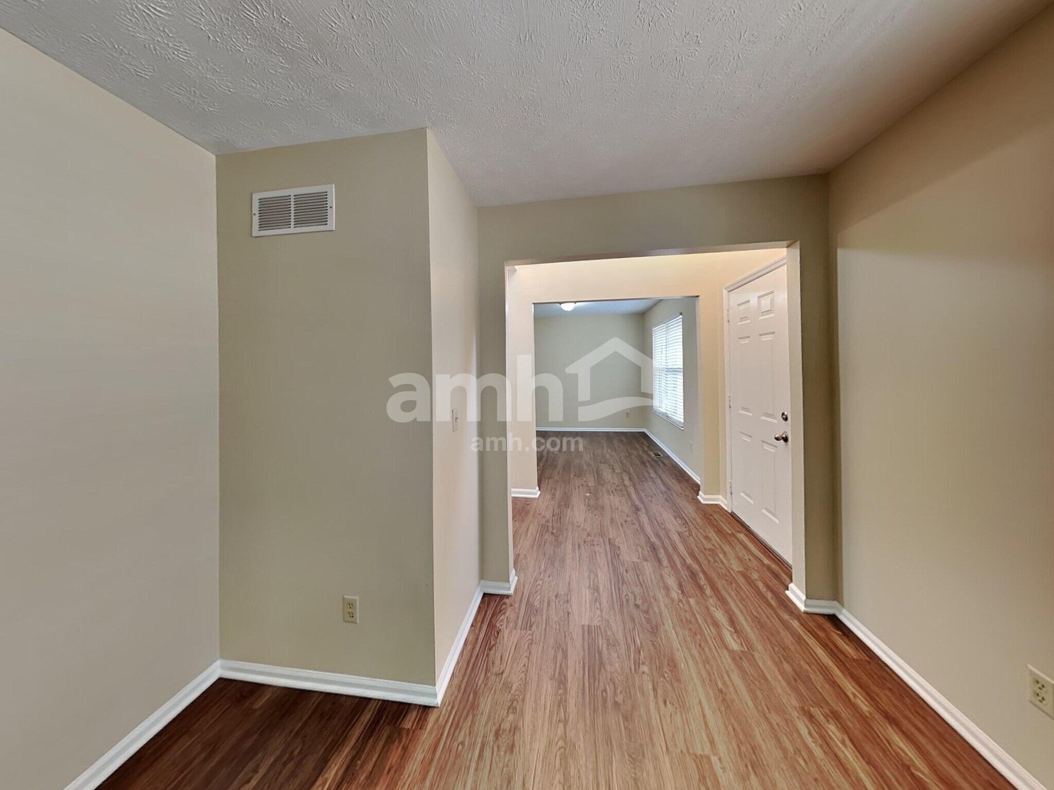 Building Photo - 982 Vixen Dr