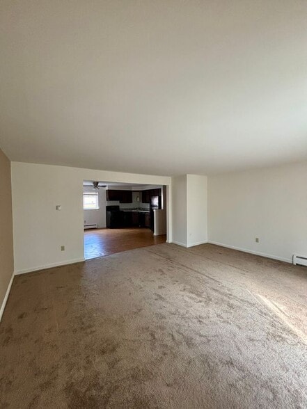 Building Photo - 17 Losson Garden Dr