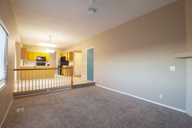 Building Photo - $1,022.50 Off Deposit! Pet Friendly, Spaci...