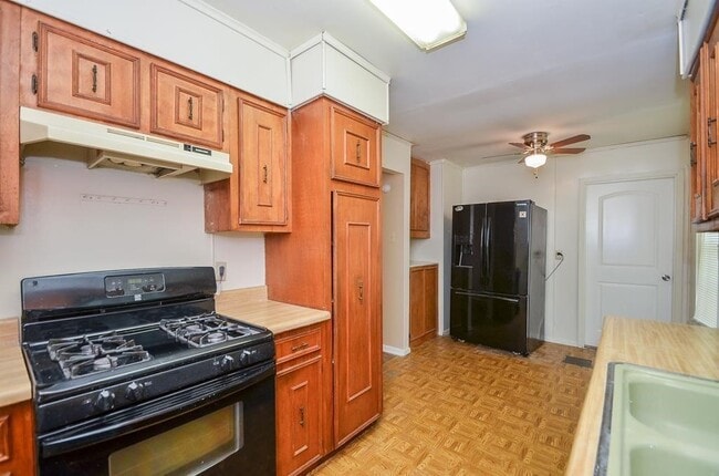 Building Photo - 5515 Flamingo Dr