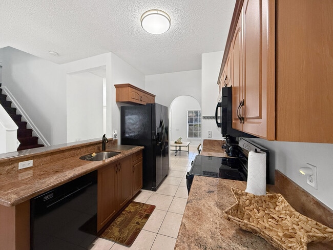 Building Photo - 4866 SW 32nd Terrace