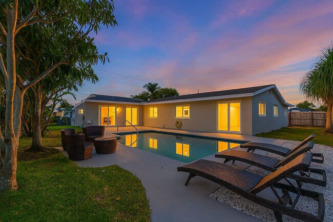 Building Photo - 3624 SW 22nd St