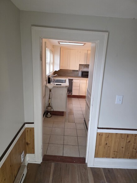 Building Photo - 75 Ashland St