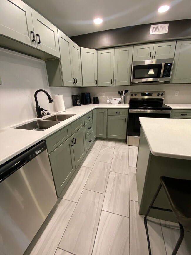 Building Photo - Corporate Housing
