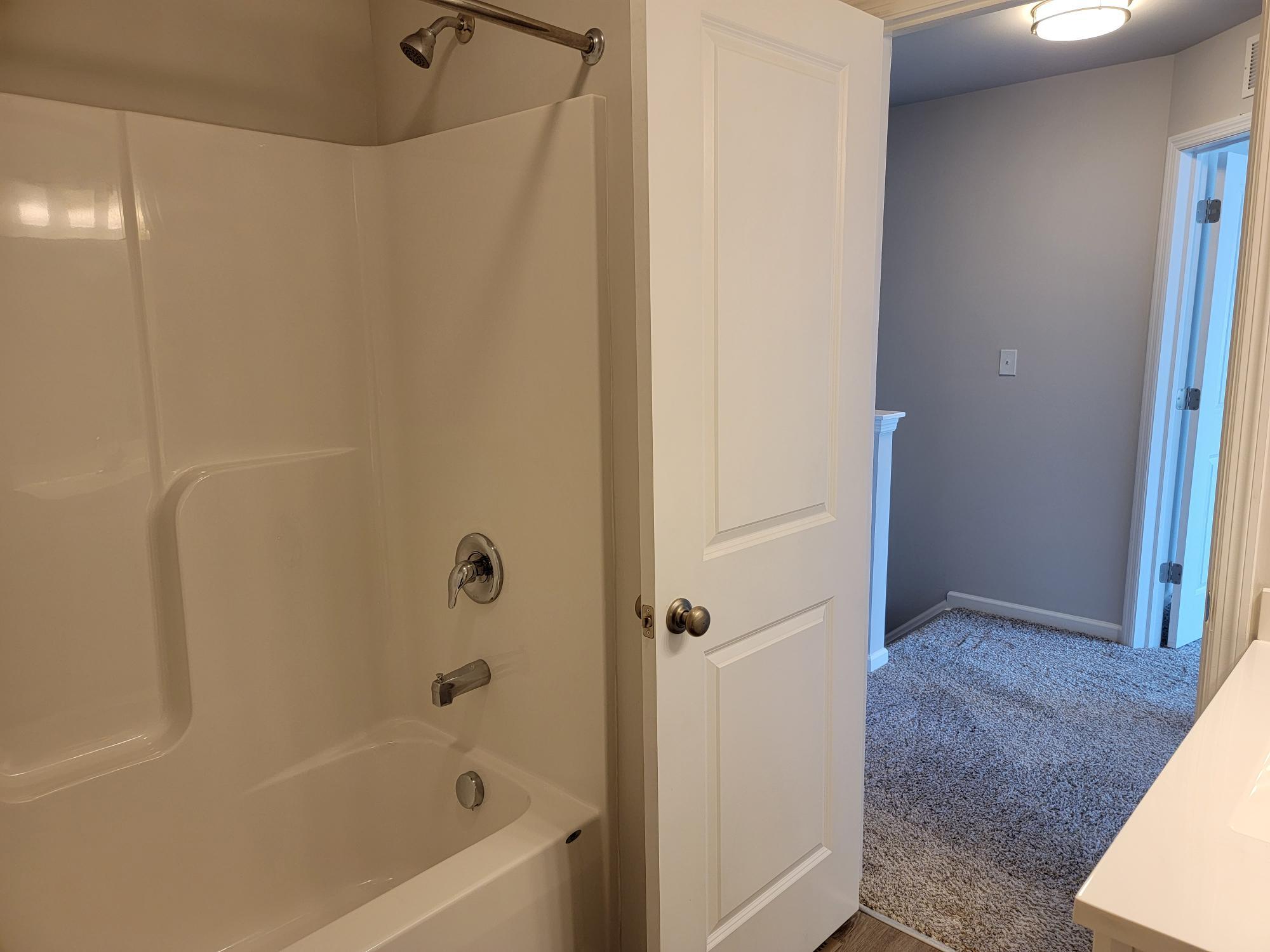 Building Photo - 3 Cobblestone Ct